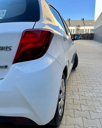 Toyota Yaris cena 43000 przebieg: 28300, rok produkcji 2016 z Góra małe 562